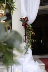 wedding decor with red roses